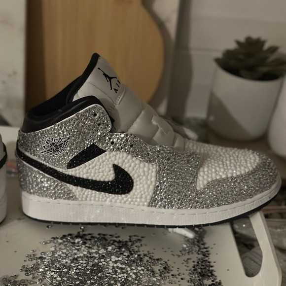 Jordan 1s personalized one of a kind - Picture 1 of 3